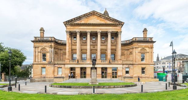 Elior at Work wint vijfjarig ~£4M catering- en hospitality-contract bij Paisley Town Hall — bars, bruiloften, congressen, civic events onder één operator