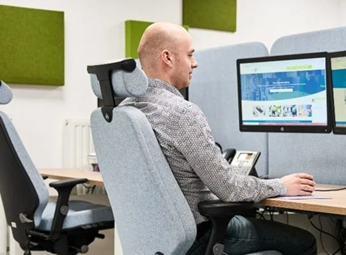 De verborgen kosten van zitten · waarom ergonomie een strategische FM-investering is