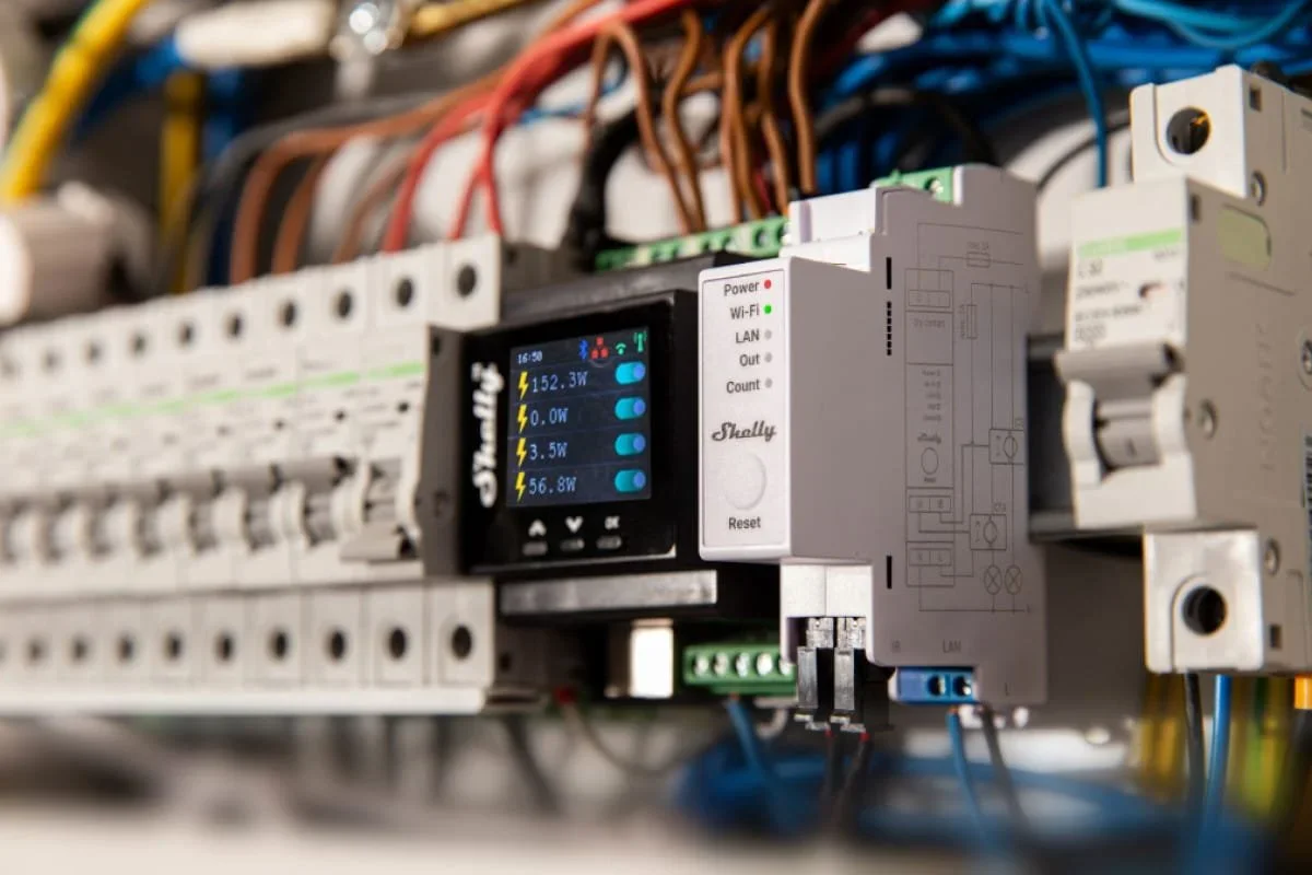 Schneider Electric overweegt overname Shelly Group voor 1,3 miljard euro
