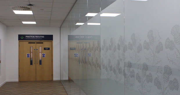 Britse verschuiving: praktische competentie telt zwaarder dan papieren certificaat