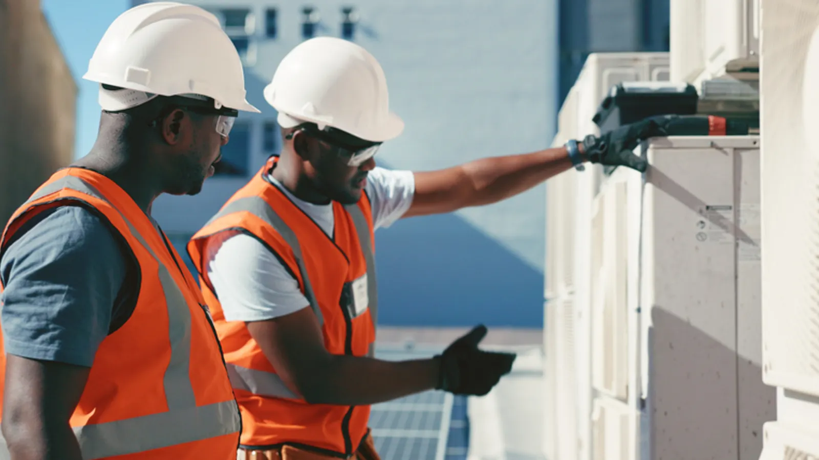 JLL signaleert keerpunt: vraag naar technisch vakwerk loopt voorop in arbeidsmarkt